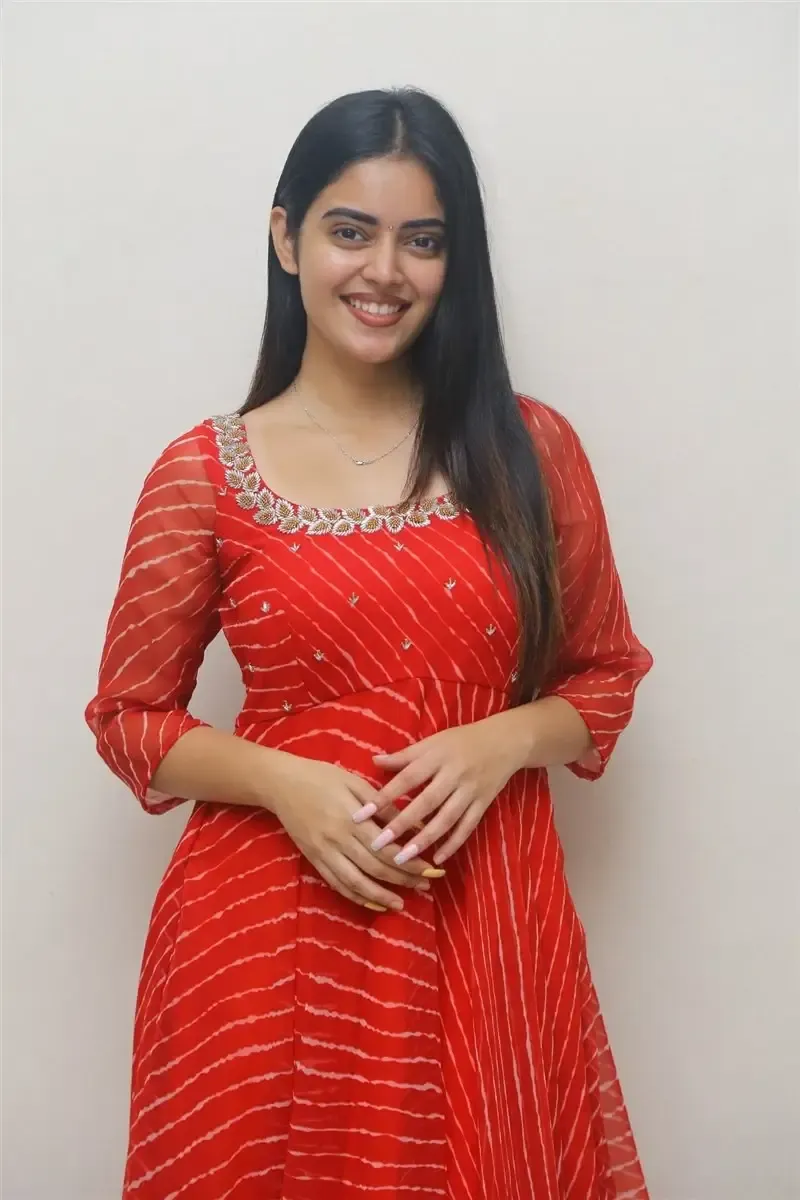 Actress Kushitha Kallapu at Neethone Nenu Movie Press Meet